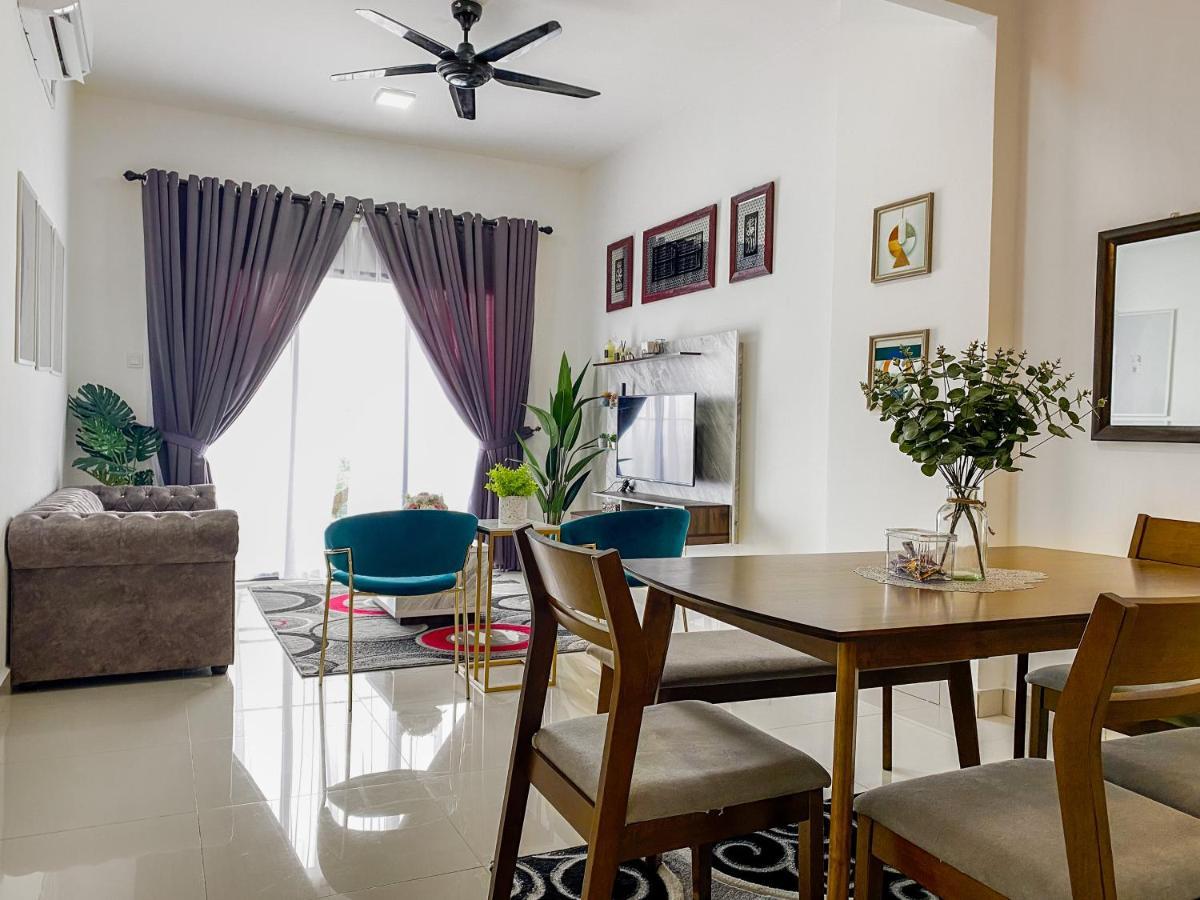 Tamu Place 3-bedroom Serviced With Pool
