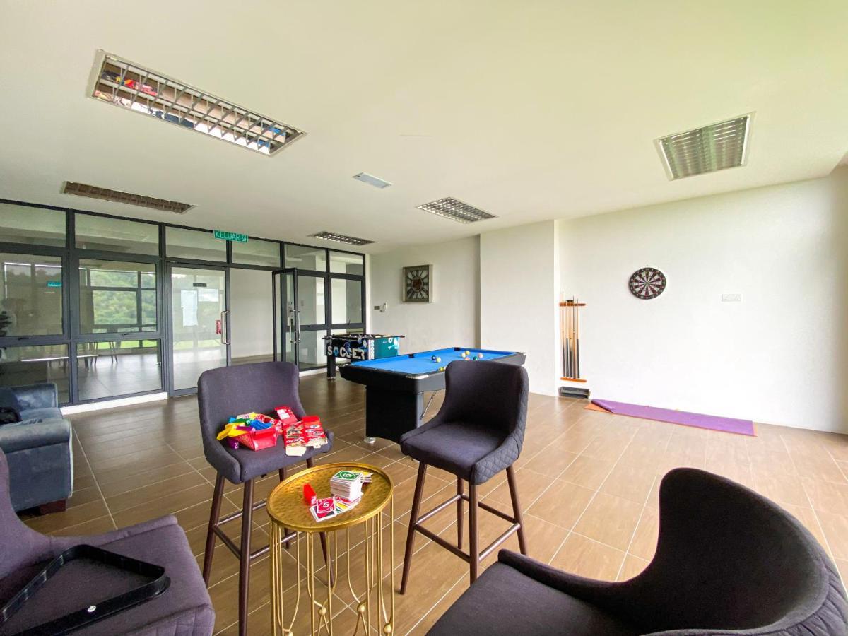 Tamu Place 3-bedroom Serviced With Pool Apartment *