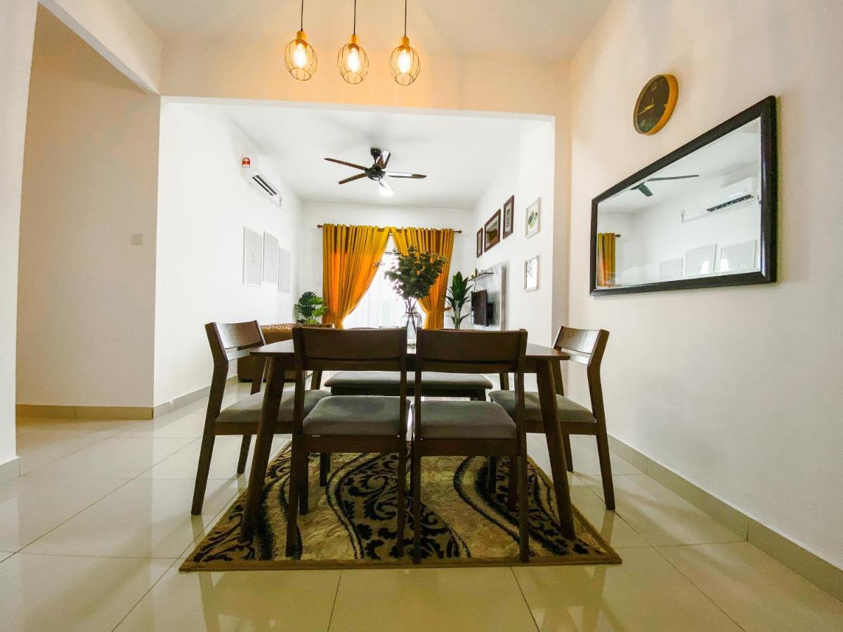 Tamu Place 3-bedroom Serviced With Pool Apartment *